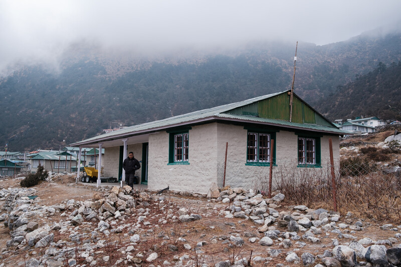 With the support of Internet Society, two Sherpa villages close to Mount Everest have gained internet connectivity, facilitating the growth of local businesses. 